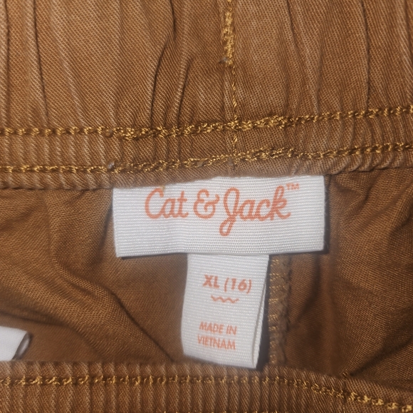 Cat and Jack pull string khaki Shorts - Picture 2 of 2